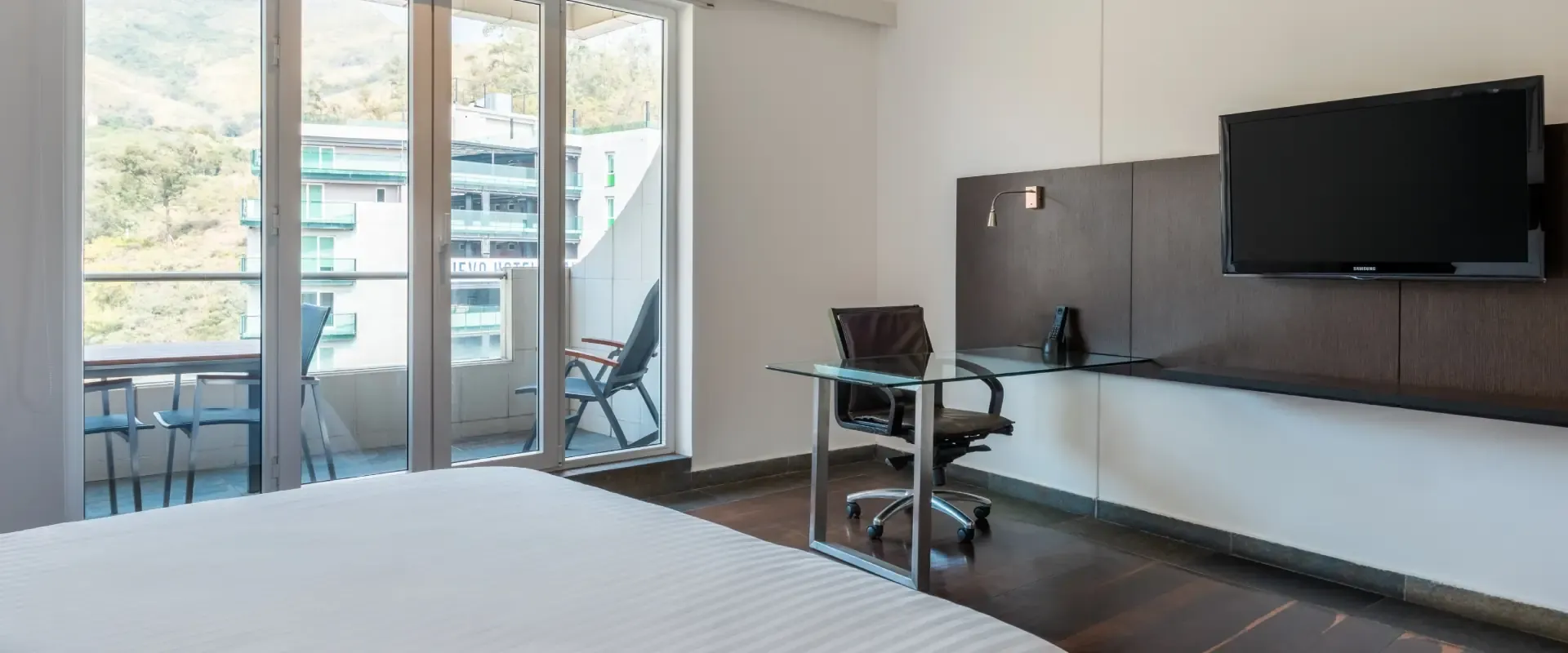 Luxury King con Balcón Suite Spiwak Chipichape Cali Luxury King con Balcón Suite Spiwak Chipichape Cali