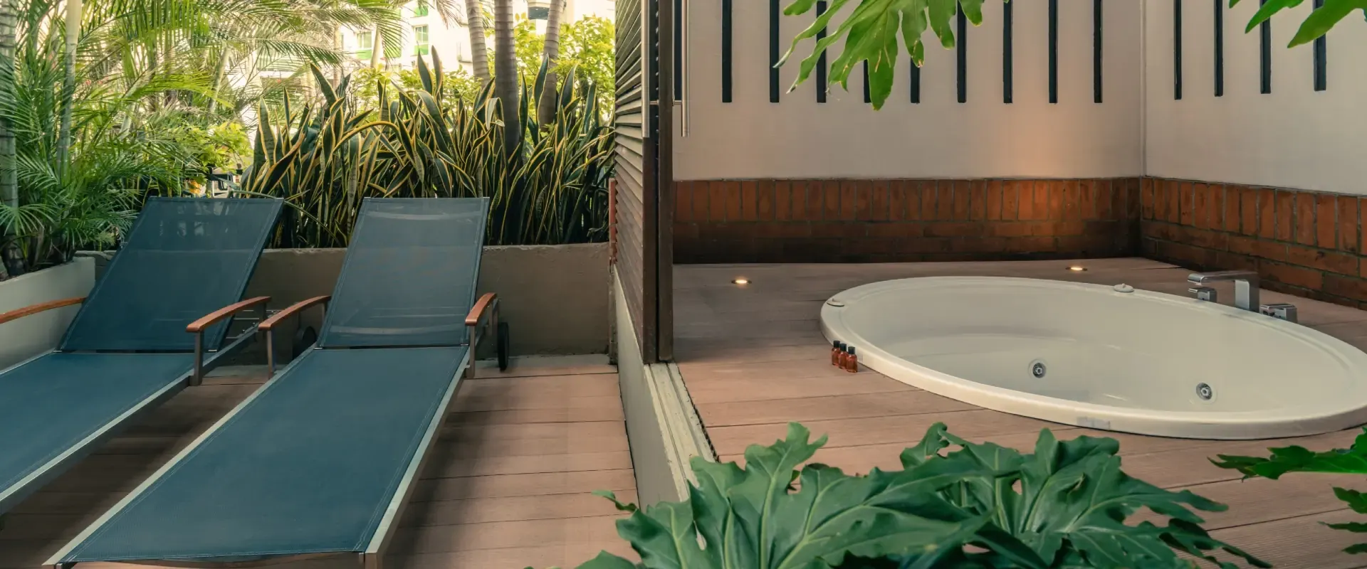 Luxury King Jacuzzi Suite Spiwak Chipichape Cali Luxury King Jacuzzi Suite Spiwak Chipichape Cali